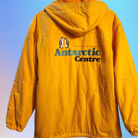 International Antarctic Centre Yellow Hooded Jacket Mens Small By Earth Sea Sky - Picture 2 of 15